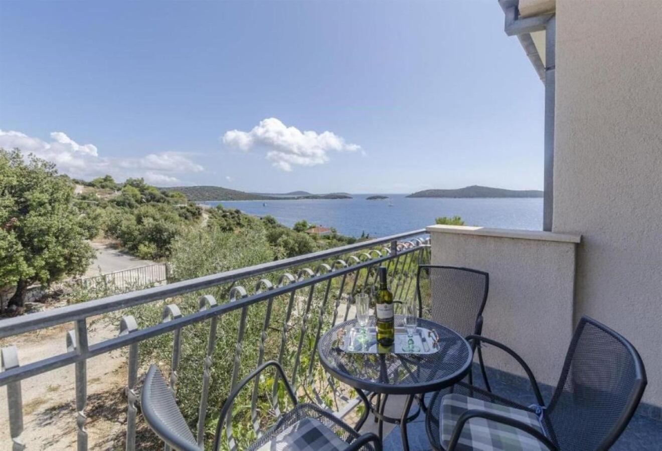 Apartments Mil - 80M From The Sea Sevid Exterior foto
